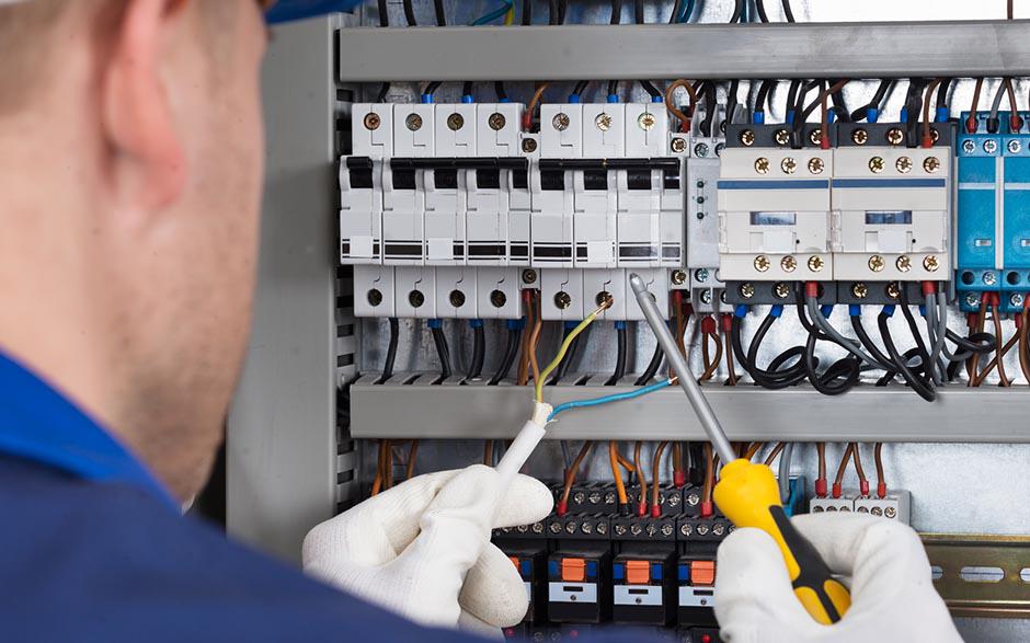 je recherche un électricien Le Blanc-Mesnil